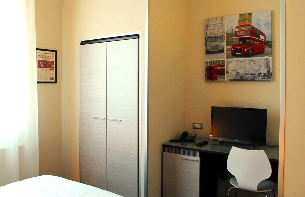 Deluxe Double Room,233065948:JPEG